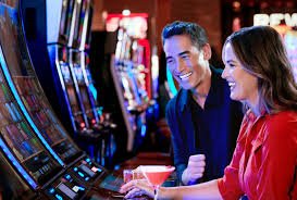 Tampilan meja Dragon Tiger live-dealer di platform aura123